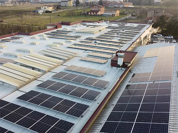 Impianti-fotovoltaici-per-capannone-a-bologna