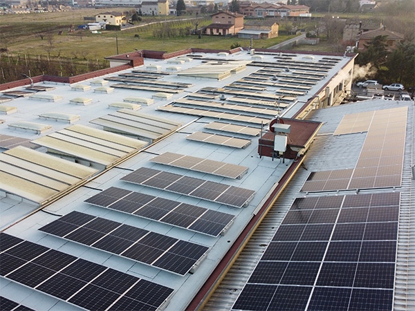 Impianti-fotovoltaici-per-capannone-a-bologna
