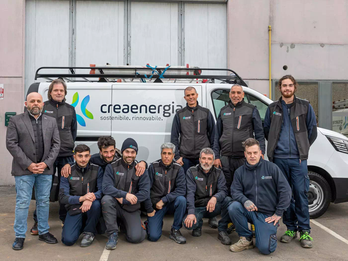 team-di-installatori-crea-energia-formigine
