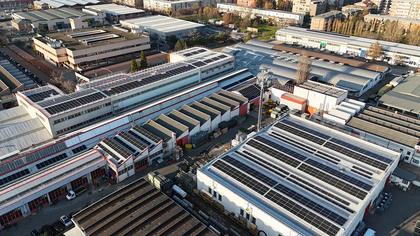 Installazione-pannelli-fotovoltaici-industriali